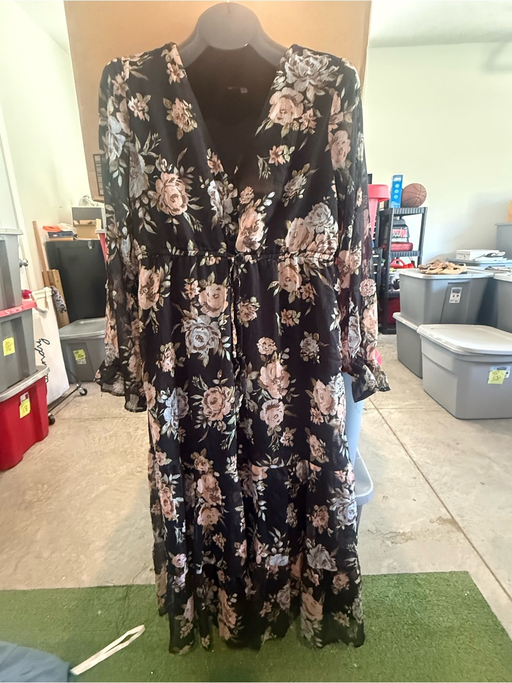 Floral V-Neck Long Sleeve Maxi Dress - Black with Blush Floral p41